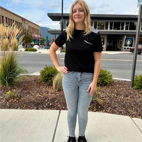 NEW Judy Blue Light Blue Star-Embroidered Women's Skinny Jeans - Picture 3 of 3